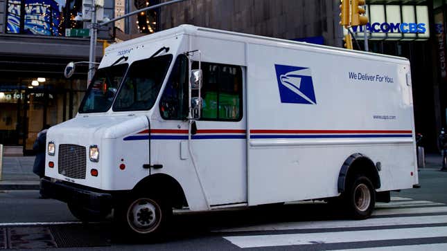 Image for article titled The U.S. Is Asking the USPS to Please Stop Buying Gas-Powered Mail Trucks