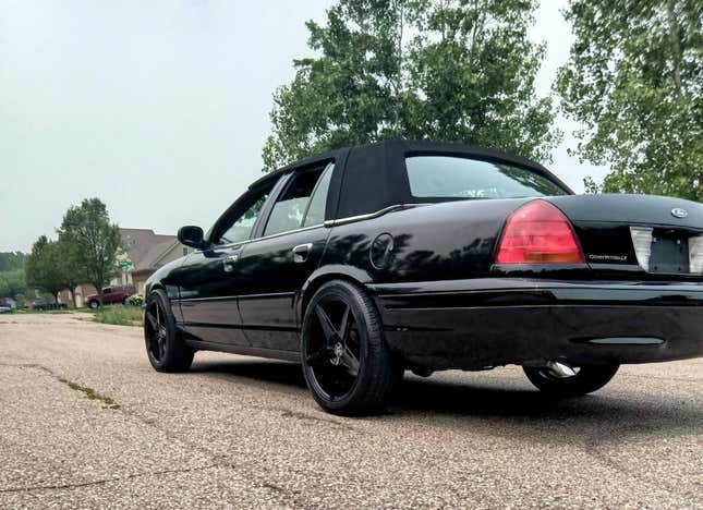 Image for article titled At $6,900, Is This 2003 Ford Crown Vic LX A Stylish Deal?
