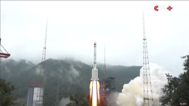 Un cohete Larga Marcha-3B despegó el 23 de octubre de 2021 desde el Centro de Lanzamiento de Satélites de Xichang