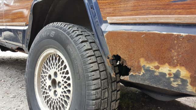 It’s a rustbucket, though the main unibody rails look great.