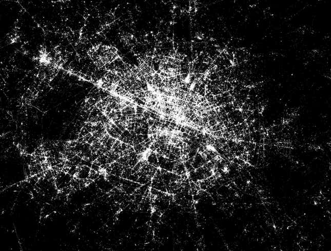 Image for article titled Marvelous footprints of world cities revealed by Foursquare check-ins