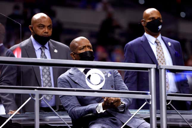 Charles Barkley (l., with Kenny Smith) is a funny guy.