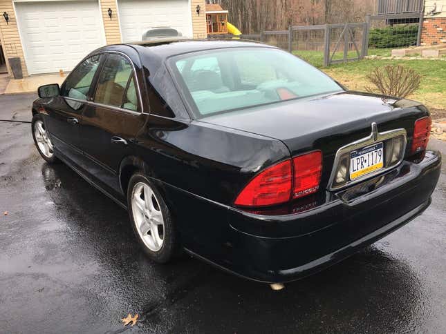 Image for article titled At $2,500, Will This Manual-Equipped 2001 Lincoln LS Automatically Be A Good Deal?