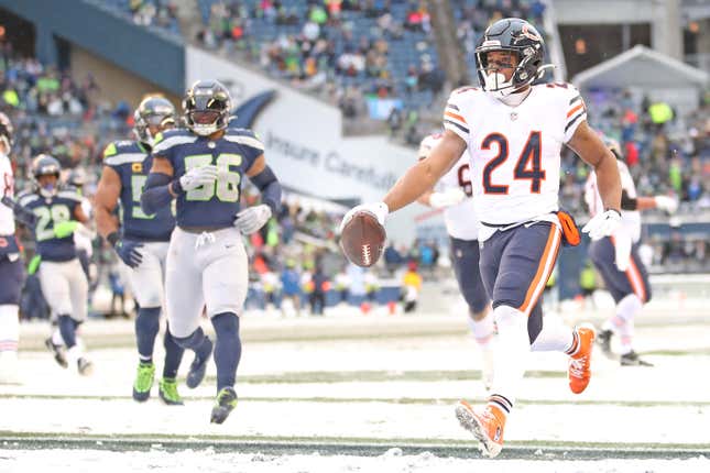 Image for article titled Week 16 Takeaways: If your holiday season was dampened by your favorite NFL team, buck up, 2022 just might return some holiday cheer