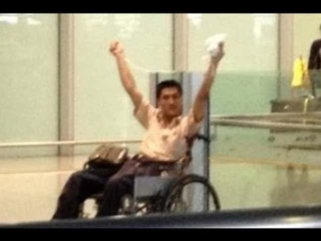 Image for article titled This paralyzed taxi driver set off a bomb in the Beijing airport to protest injustice—and it worked
