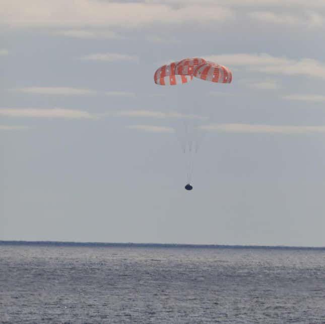 Image for article titled See the Best Images from the Thrilling Artemis 1 Splashdown