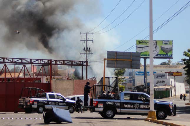Image for article titled Plane Passengers in Mexico Were Caught in a Gunfight Between the Cartel and Mexican Military