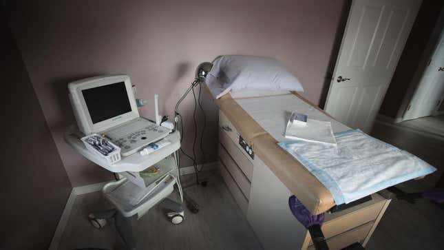 Image for article titled Abortion Clinics Have Already Stopped Scheduling Appointments in Multiple States