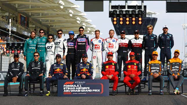 A photo of the 2022 Formula 1 drivers in Abu Dhabi. 