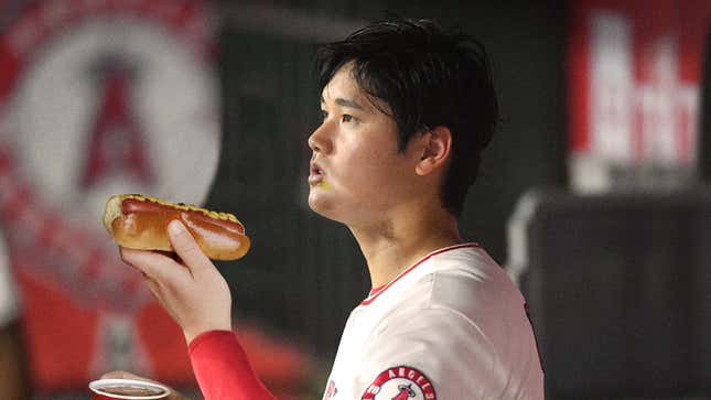 Image for article titled Babe Ruth Comparisons Grow After Hammered Shohei Ohtani Eats 53 Hot Dogs