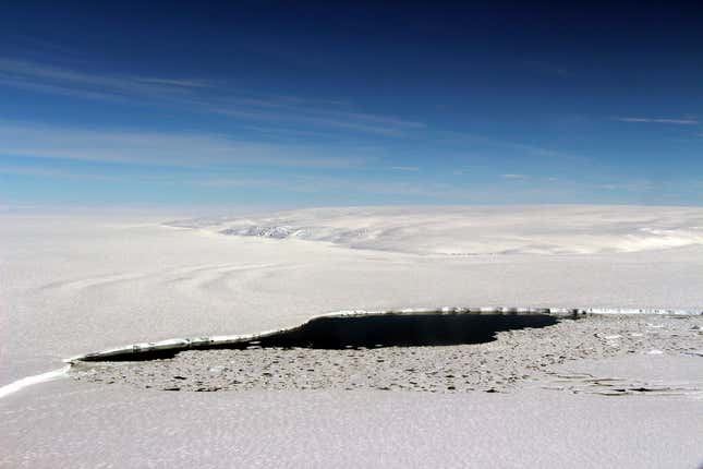 Image for article titled Aerial NASA photos reveal Antarctica’s most remote areas