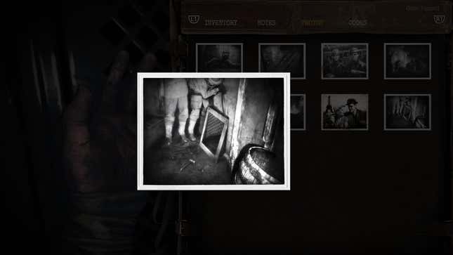 عکسی در The Bunker سربازانی را نشان می دهد که دریچه ای را باز می کنند.