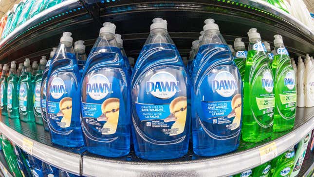 Image for article titled All the Things You Didn&#39;t Know Dish Soap Can Clean