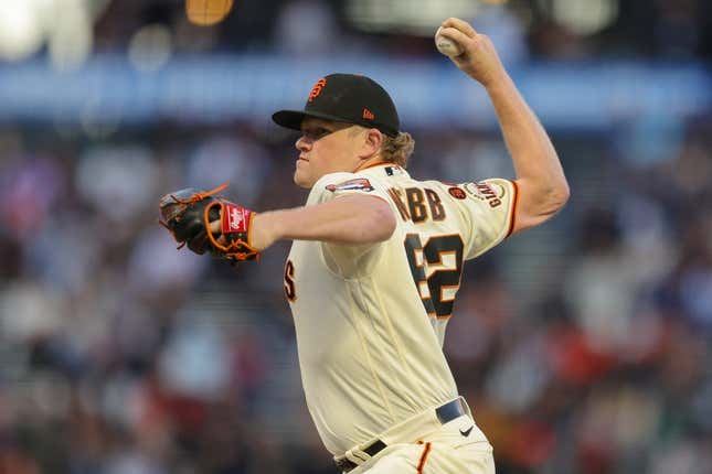 Giants shut out Padres for 7th straight win