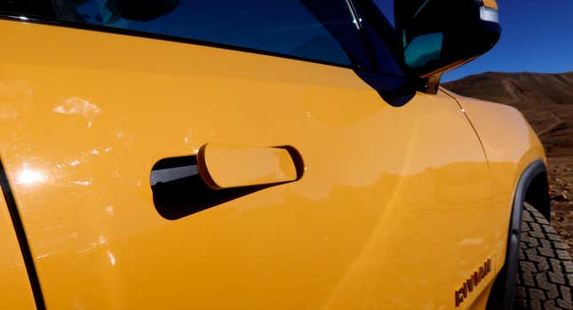Image for article titled Your Guide To The 2022 Rivian R1T Electric Pickup's Incredible Gadgets