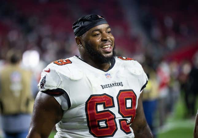 Dec 25, 2022; Glendale, AZ, USA; Tampa Bay Buccaneers guard Shaq Mason (69) against the Arizona Cardinals at State Farm Stadium.