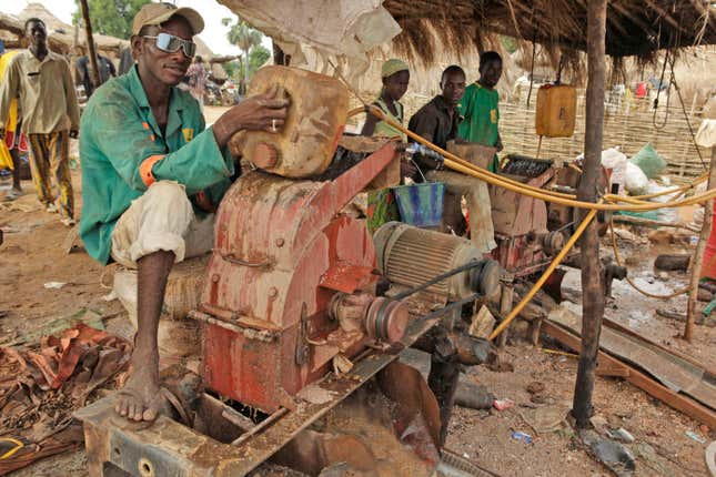 Artisanal mining: Photos from mining pits and markets in Africa by Hugh Brown