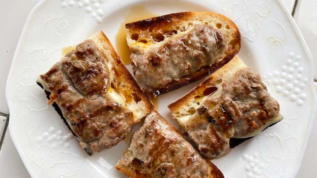 Image for article titled Kick Off Grilling Season With This Open-Faced Sausage Sandwich