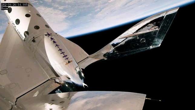 El avión espacial de Virgin Galactic en su vuelo de prueba suborbital el 25 de mayo de 2023