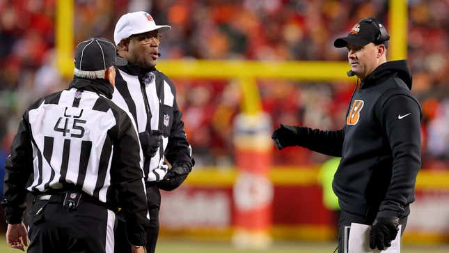 Image for article titled Roger Goodell thinks refs are doing great