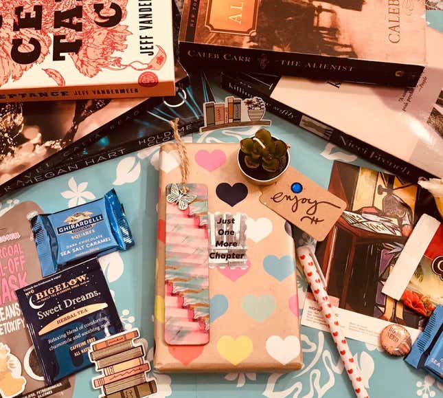 Image for article titled 10 of the Best Gifts for Book Enthusiasts (That Aren&#39;t Books)