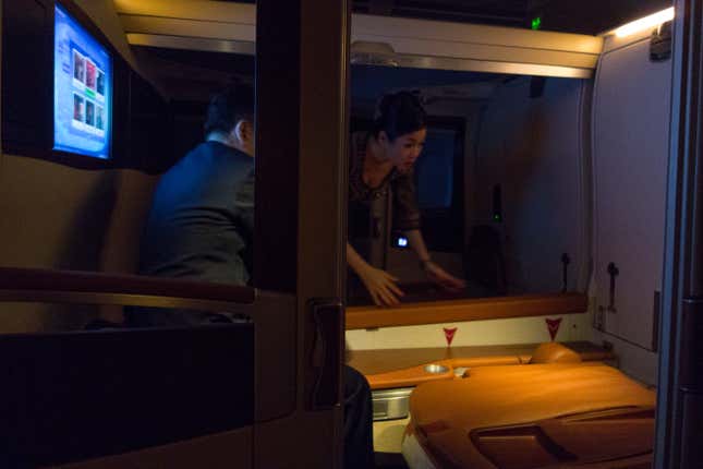 Image for article titled What it’s like to fly the $23,000 Singapore Airlines Suites class