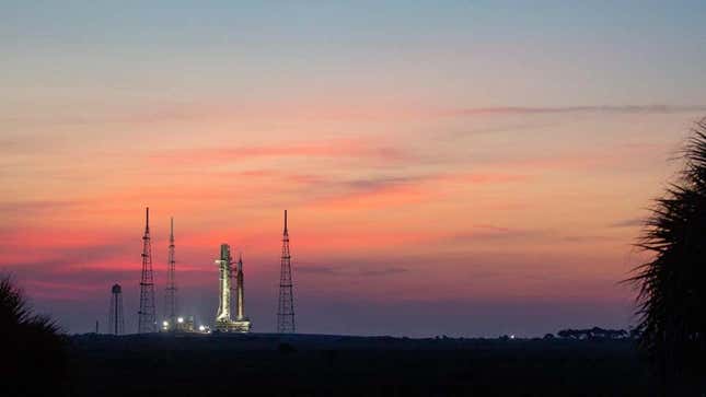 Imagen para el artículo titulado La misión Artemis 1 de la NASA tiene un nuevo problema: su cohete caduca en diciembre