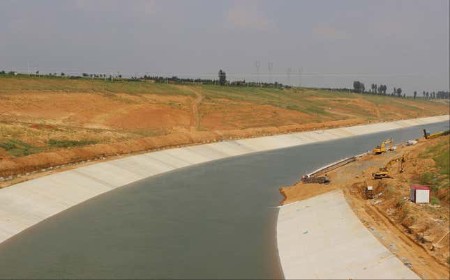 A canal along the central route of the SNWDP in Henan province.