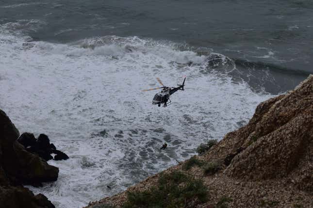 Image for article titled Four Survive After Tesla Falls From Rocky Cliff in California (Update)