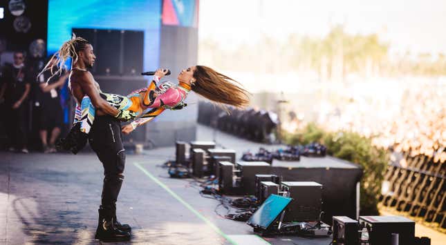 Image for article titled Coachella 2022: Let&#39;s Hear It for Weekend 2 Looks