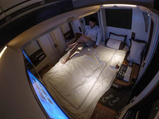 Image for article titled What it’s like to fly the $23,000 Singapore Airlines Suites class