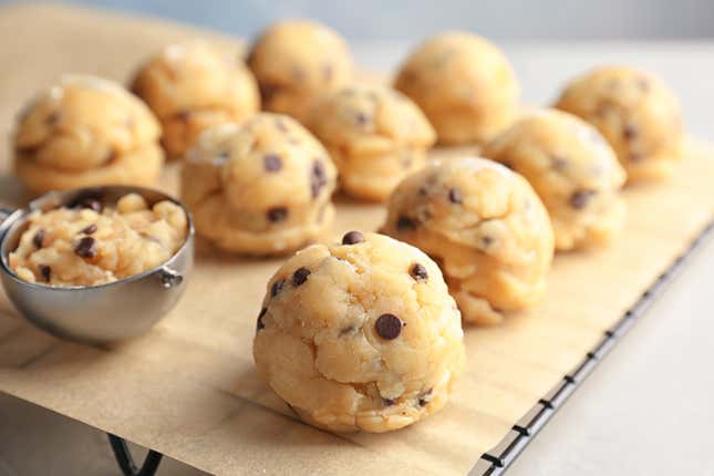 Image for article titled Don’t Eat This Plastic-Filled Cookie Dough, Nestlé Says