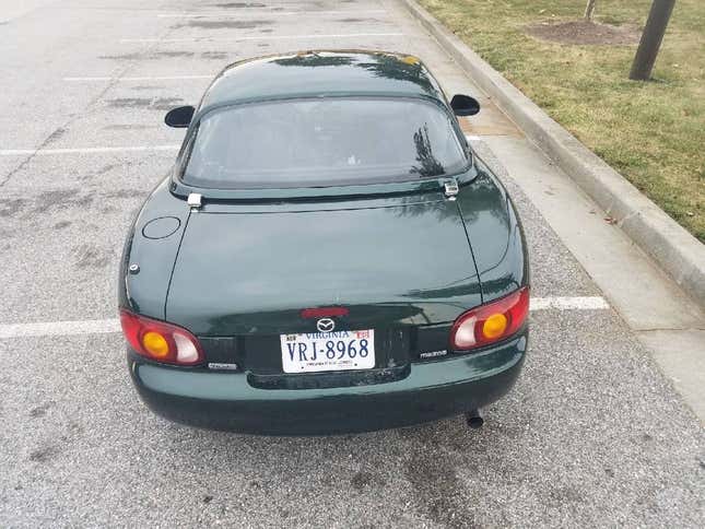 Imagen para el artículo titulado A $9,995, ¿es este Mazda MX-5 Miata 2000 una respuesta aceptable?