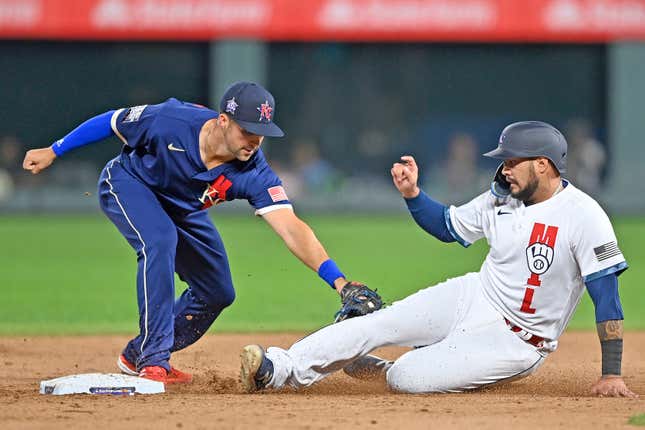 LL All-Star baseball: Mid-Island's new uniforms were prominently