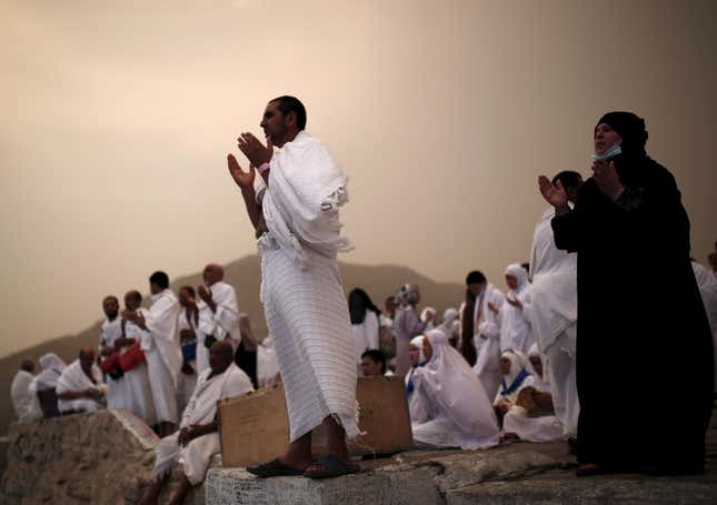 Image for article titled Hajj 2015: Millions gather in Mecca to worship, in stunning photos