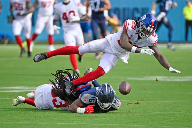 Image for article titled 2022 Rookie Wide Receiver Ranking Week 1: Washington’s Jahan Dotson doubles up