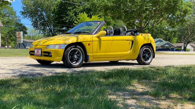 Image for article titled This Old Honda Beat Is The Best Car I've Ever Owned