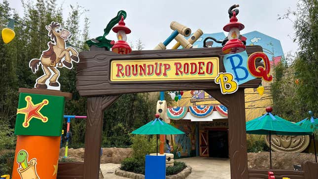 Toy Story Land Roundup Rodeo BBQ Hollywood Studios Walt Disney World