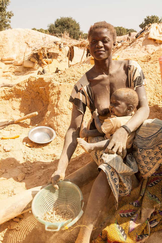 Artisanal mining: Photos from mining pits and markets in Africa by Hugh Brown