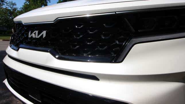 A photo of the front grille on the Kia Sorento PHEV.