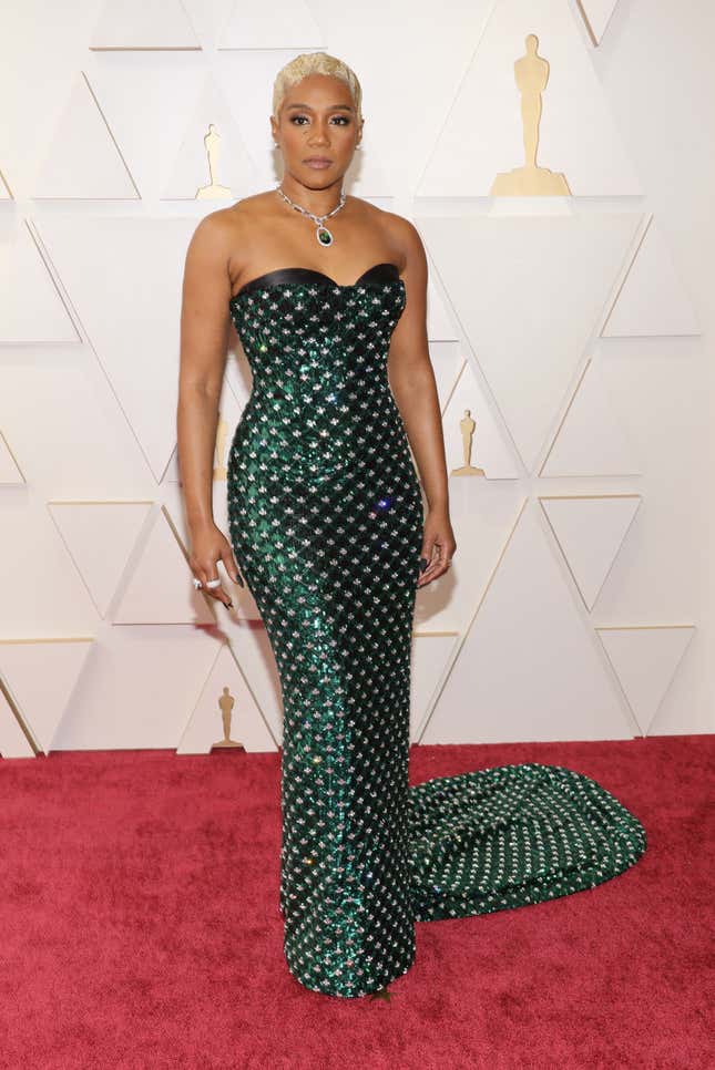 Image for article titled 2022 Oscars Red Carpet: Rich People Wear Things