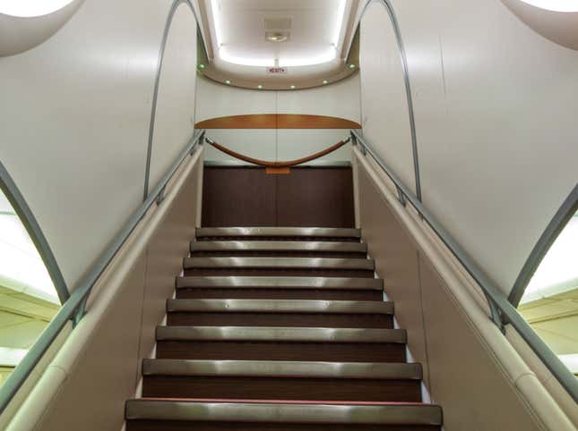 Image for article titled What it’s like to fly the $23,000 Singapore Airlines Suites class