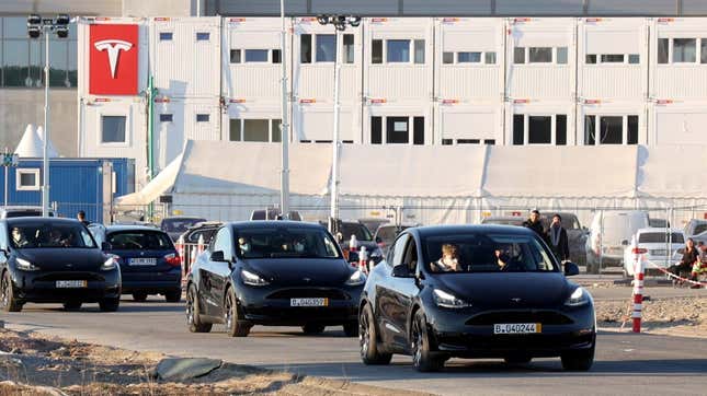 Image for article titled Tesla Is Closing in on Mexico