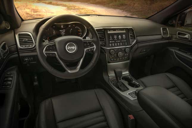 Image for article titled It's Ridiculous How Much Nicer The New Jeep Compass' Interior Looks