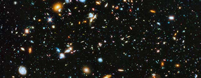 Eine kosmische Suppe aus Galaxien und Sternen, wie sie vom Hubble-Teleskop gesehen wird.