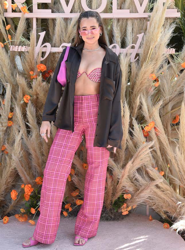 Image for article titled Coachella 2022: All the Fashion Hits and Flops