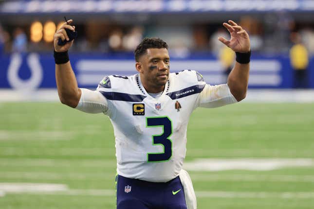 Image for article titled Denver Broncos Steal Headlines and Trade for Russell Wilson