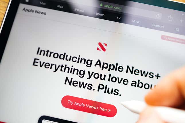 Image for article titled Apple News Sends Racist Notifications Instead of Updates to iPhone Users
