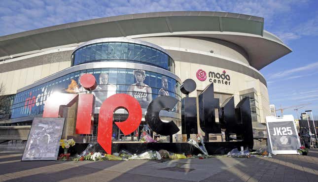 Moda Center will be at 10 percent capacity for Lakers game tonight.