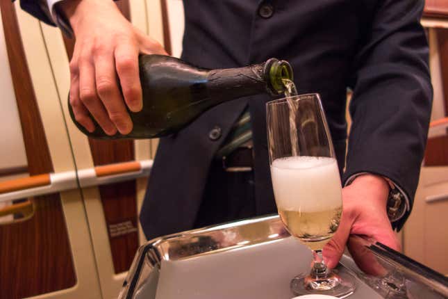 Image for article titled What it’s like to fly the $23,000 Singapore Airlines Suites class